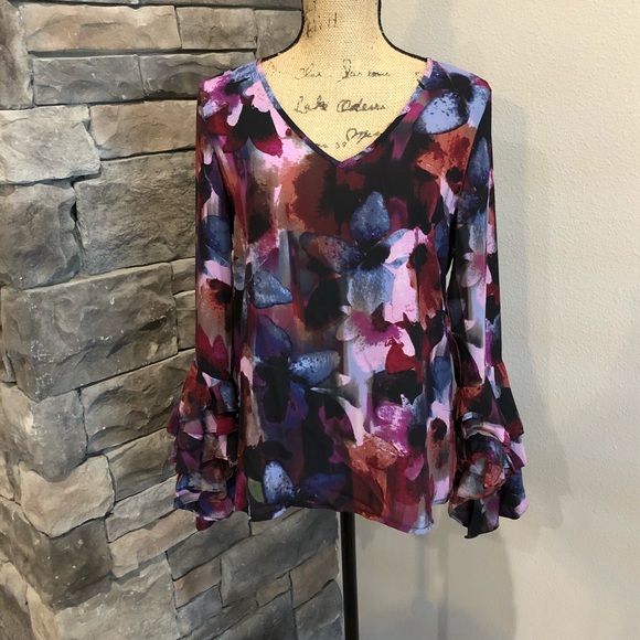 CUPIO Tops - 🍇Floral Print Blouse